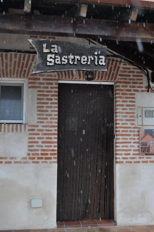 Casa Rural La Sastreria De Adanero Eksteriør billede