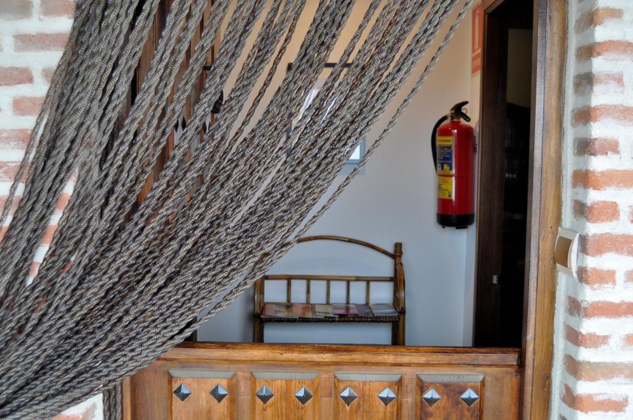 Casa Rural La Sastreria De Adanero Eksteriør billede
